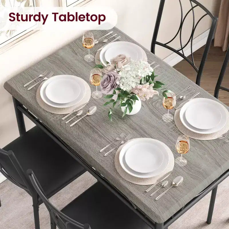 Set da 5 Pezzi per Tavolo da Pranzo per 4 Persone, Tavolo da Cucina Rettangolare con Sedie Imbottite, Robusta Struttura in Metallo, Grigio Rustico, per Appartamento Moderno/Sala da Pranzo