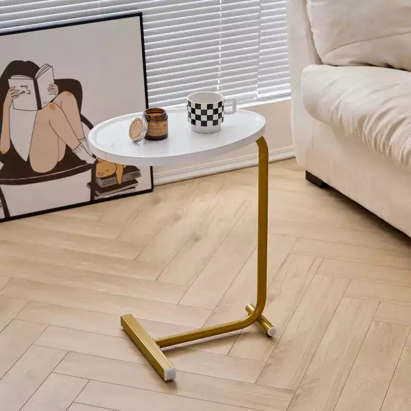 Set di 2 tavolini a C bianchi, tavolini sottili per divano e letto, design salvaspazio per piccoli ambienti