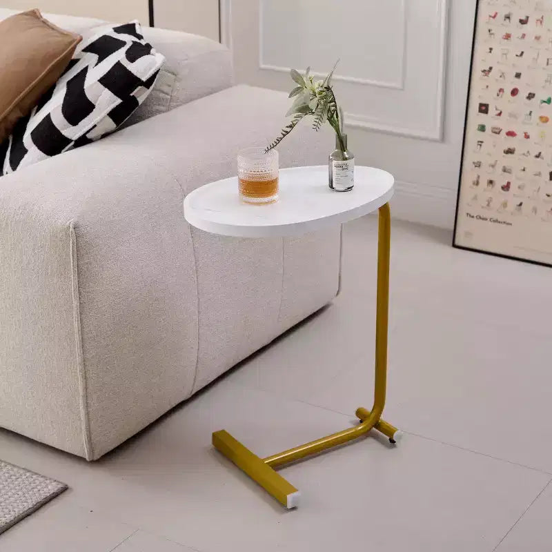 Set di 2 tavolini a C bianchi, tavolini sottili per divano e letto, design salvaspazio per piccoli ambienti