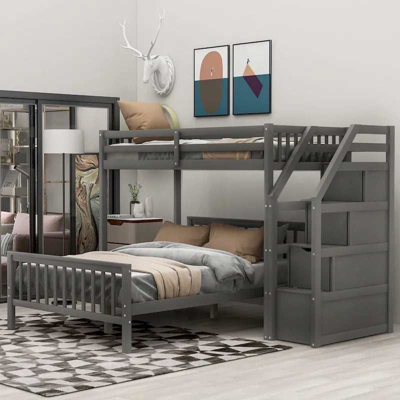 Cama alta de madera doble sobre matrimonial con escalera, barandillas altas y escalera.