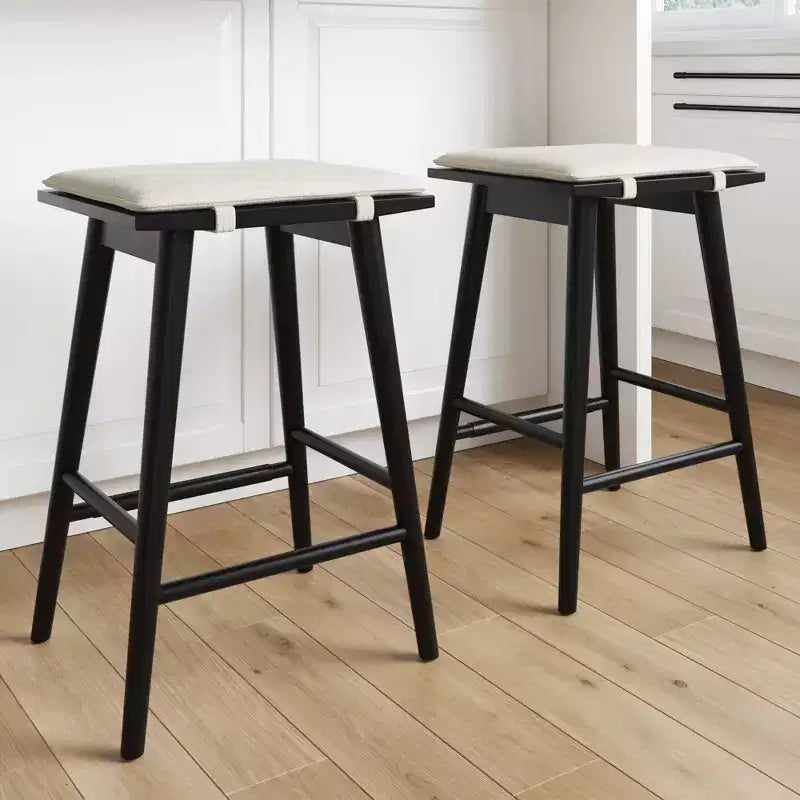 Sgabello da bar Barker Wood e Boucle, altezza bancone, nero: Rivestito in lino, altezza 63 cm