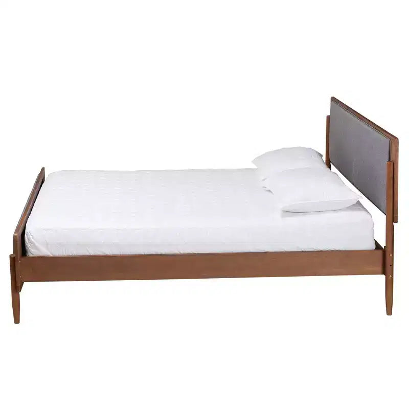 Letto a piattaforma King Powers in tessuto e legno: design di metà secolo, imbottito in schiuma, non richiede rete a molle
