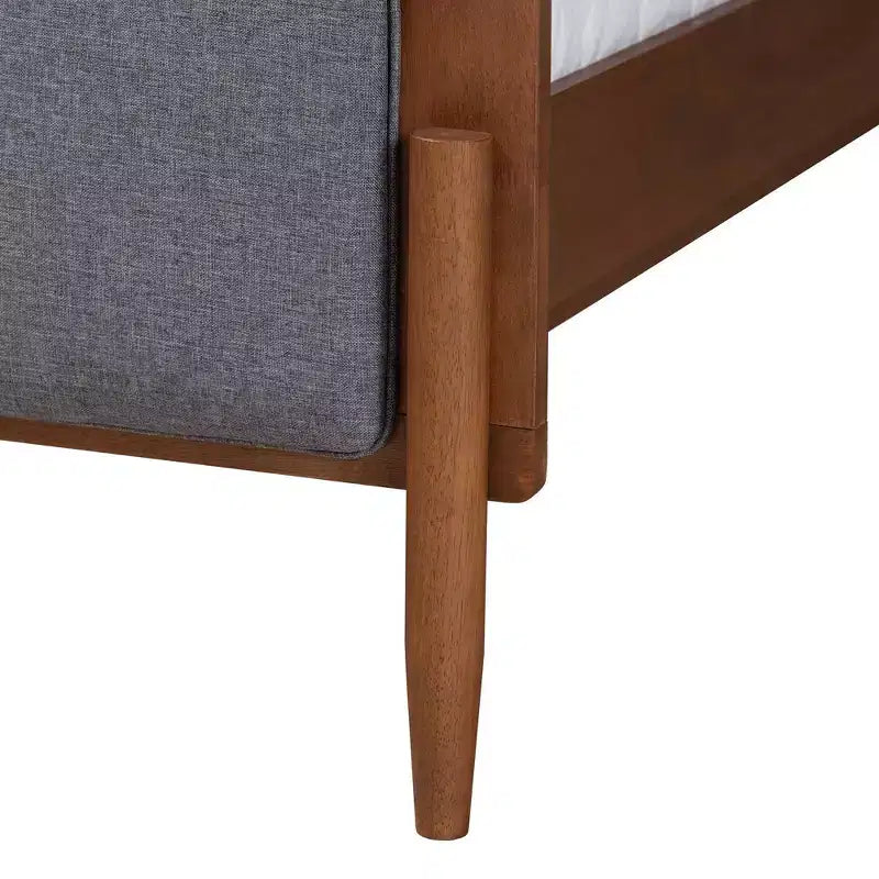 Letto a piattaforma King Powers in tessuto e legno: design di metà secolo, imbottito in schiuma, non richiede rete a molle