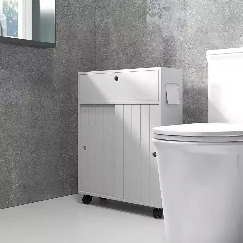 Mobiletto Salvaspazio per Bagno Piccolo su Ruote, Slim Porta Carta Igienica con 2 Fori, Ante Scorrevoli e Ripiano Regolabile, Bianco