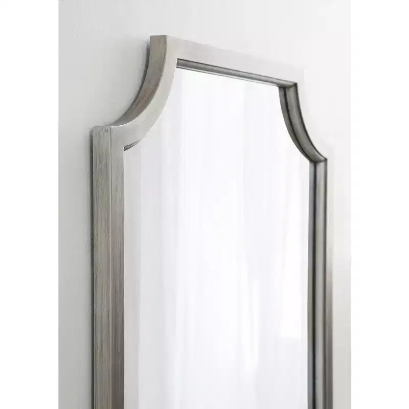 Specchio Hogan Scalloped MDF con bordo smerlato, 24x36, argento