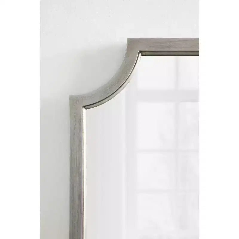 Specchio Hogan Scalloped MDF con bordo smerlato, 24x36, argento